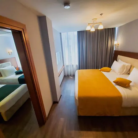 Hotel Albanopolis 4*