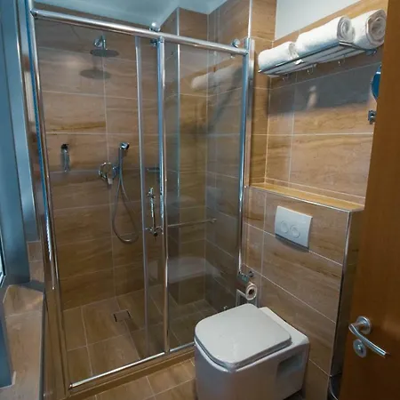 Albanopolis Hotel 4*