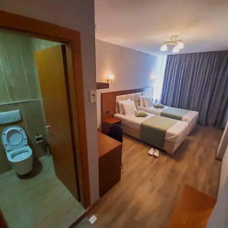 Albanopolis 酒店 4*