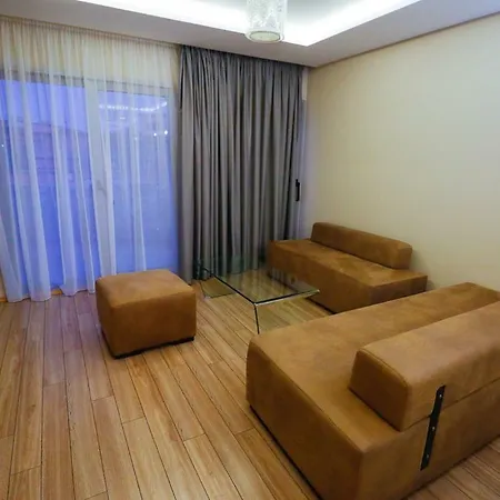 Hotel Albanopolis 4*