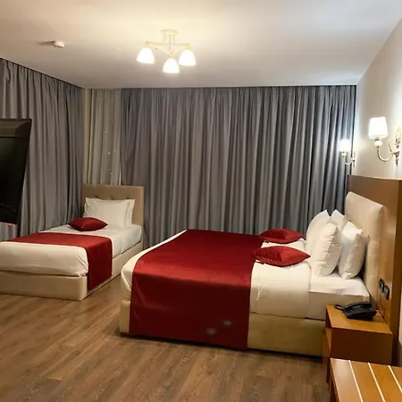 Albanopolis Hotel
