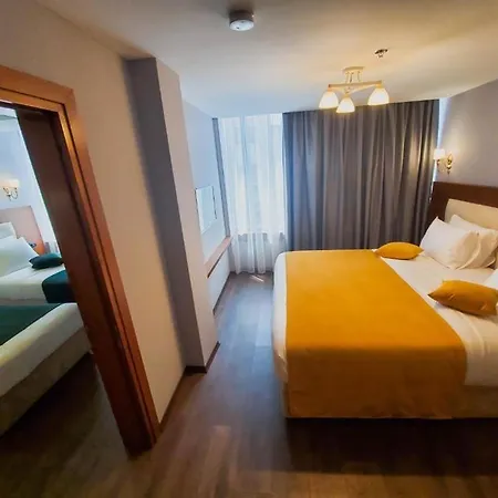 Hotel Albanopolis 4*