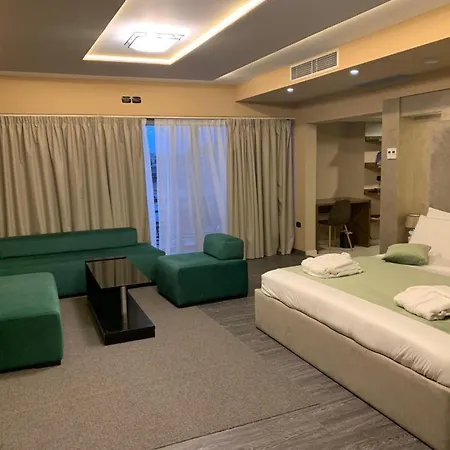 Hotel Albanopolis 4*