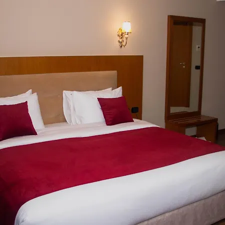 호텔 Albanopolis 4*