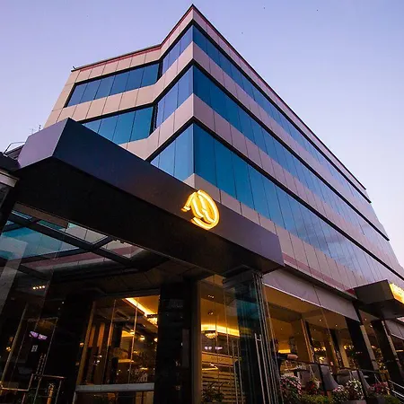 Albanopolis Hotel 4*