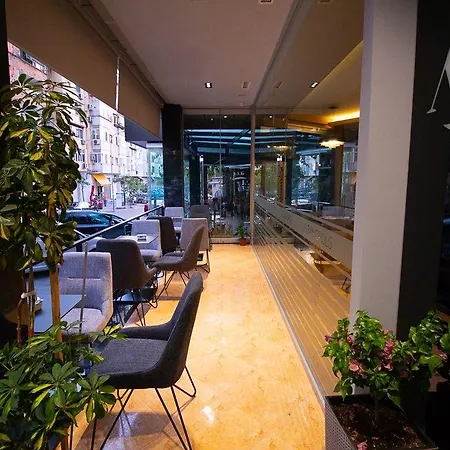 Albanopolis Hotel