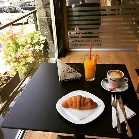 Albanopolis Hotel