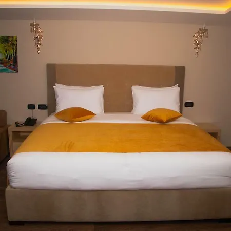 Albanopolis Hotel 4*