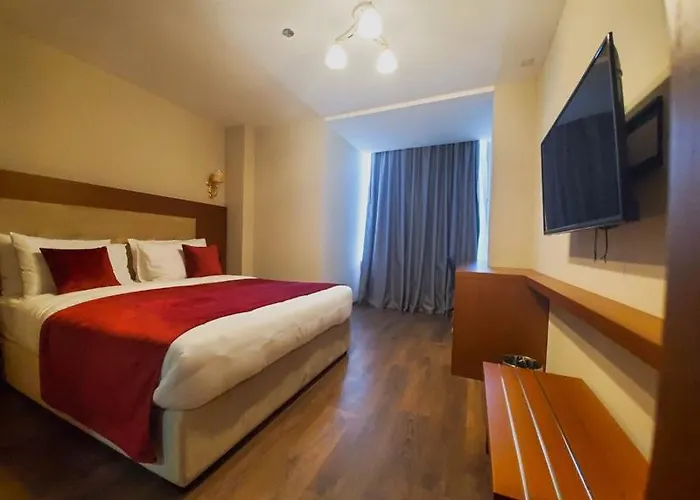 Albanopolis 4* 티라나