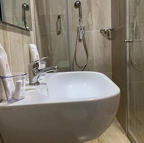 Albanopolis 호텔 4*