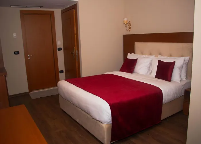 Albanopolis 4* 티라나