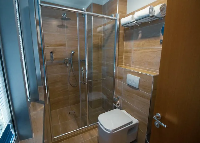 Albanopolis 호텔 4*