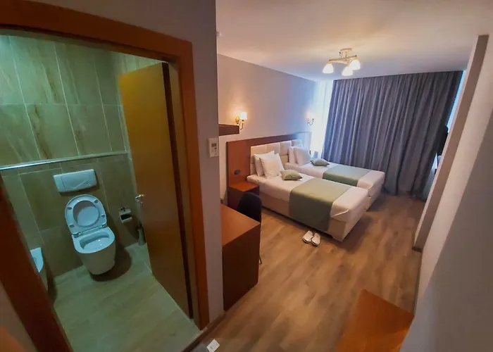 Albanopolis 호텔 4*