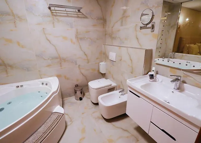 Albanopolis 4* 티라나