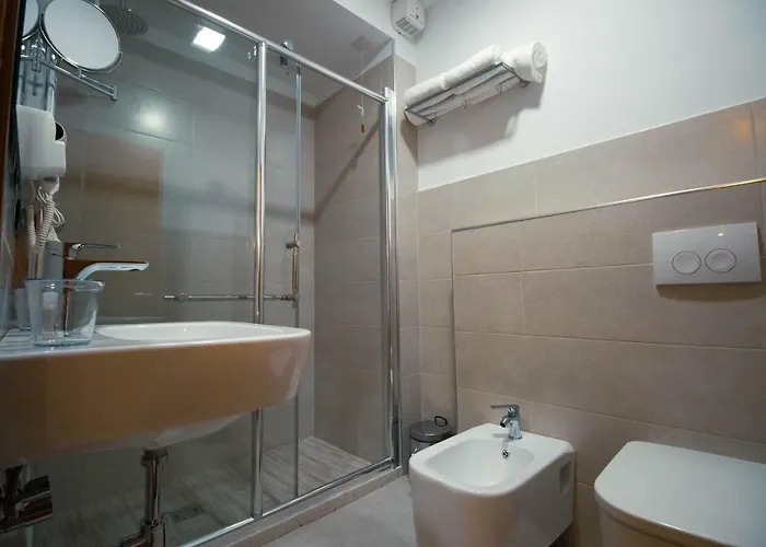 Albanopolis 4* 티라나